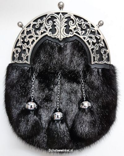 Mink Dress Sporran, Three tassel